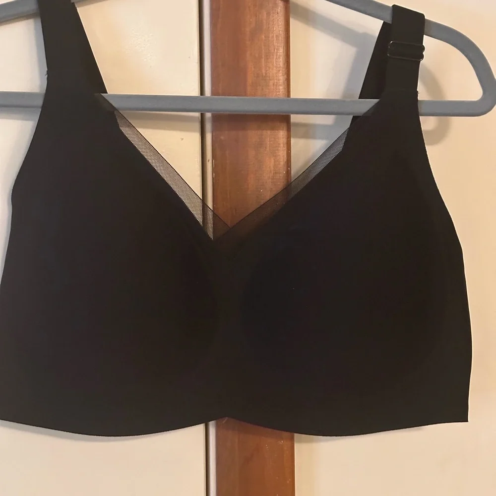 Sleek Black Women's Bra - Picture 11 of 11